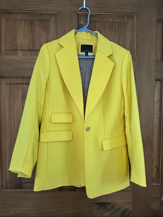 Banana Republic Jackets & Blazers - Banana Republic Bright Yellow Single-Button Blazer